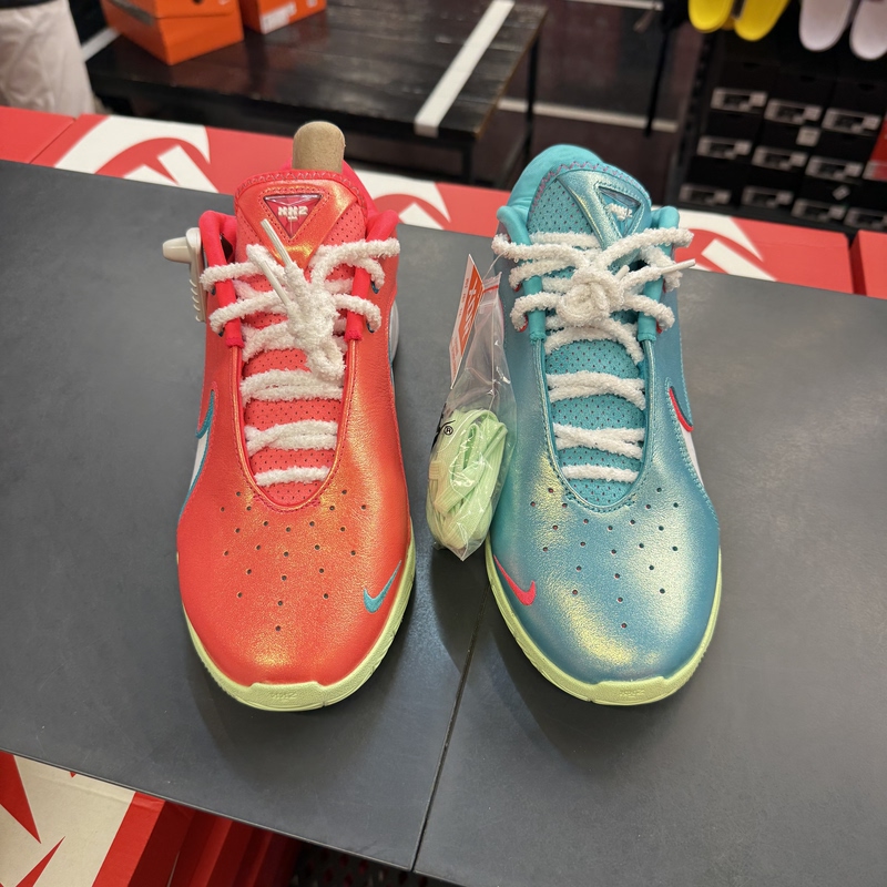 Xue Ning Purchasing Agent for Nike Lebron James' Christmas Color Basketball Shoes Hv5147-600
