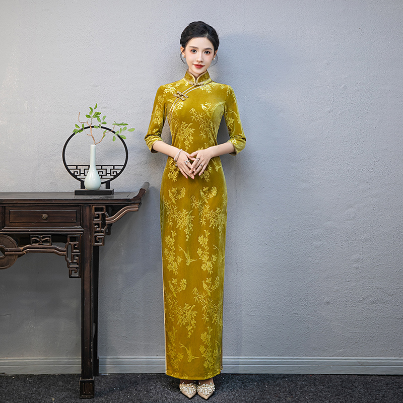 Runway-Style Cheongsam, Improved Version, Elegant and Graceful, Stage Performance Costume, Retro Chinese Style Yellow Dress, Plus Size Runway-Style Cheongsam, Improved Version, Elegant and Graceful, Stage Performance Costume, Retro Chinese Style Yellow Dress, Plus Size