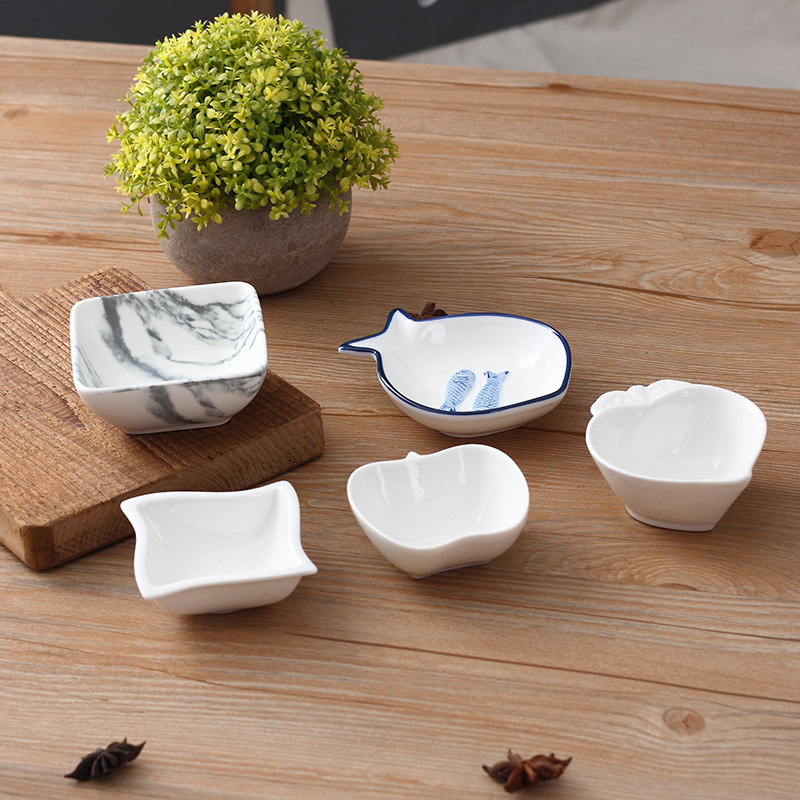 Japanese cute saucer Dipping sauce saucer Seasoning dish Ceramic dish Creative dish Household sauce dish