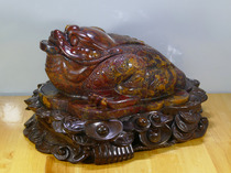 Natural Guilin chicken blood Jade Liu Guan Zhang Jade gold bottom Jade boutique ornaments