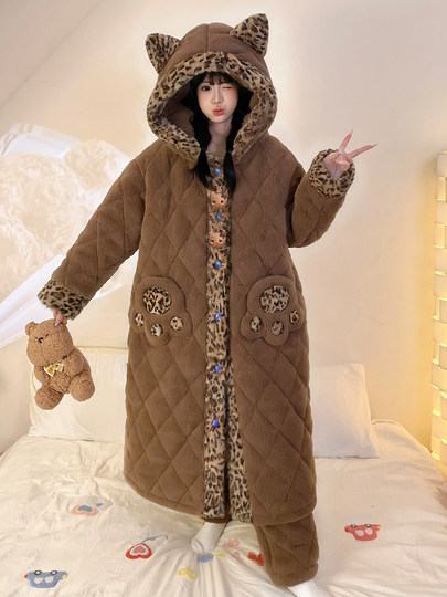 New Winter Style Cute Leopard Print Pajamas for Women, Three-Layer Quilted Nightgown, Fleece-Lined and Thickened Coral Velvet Home Wear Set