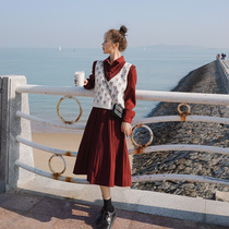 Red shirt dress set 2021 New Early Spring Autumn women French vintage vest skirt two-piece set