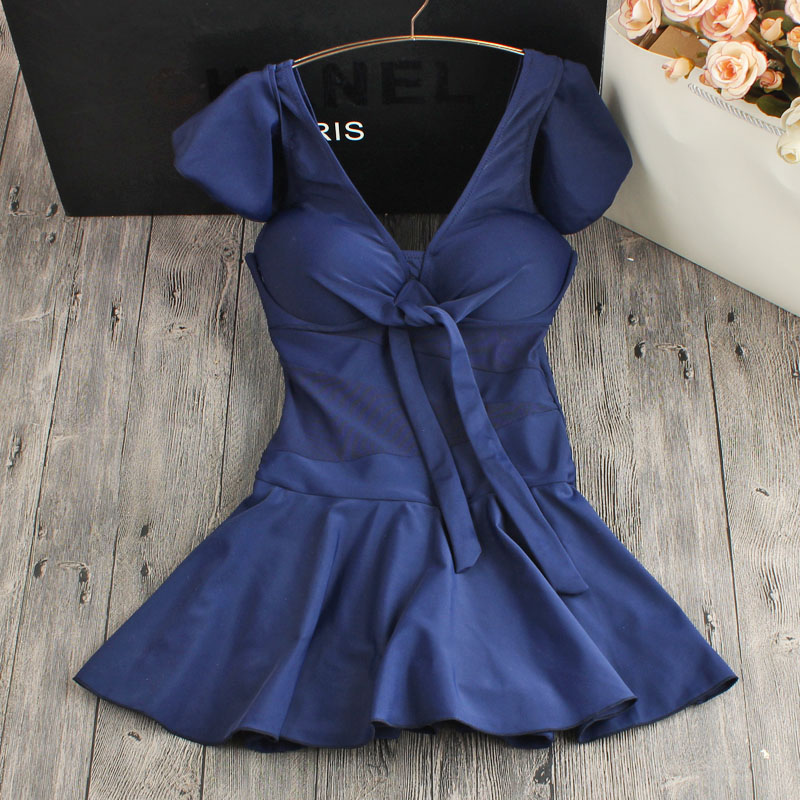 South Korean spa small balsamic wind sexy web yarn small breasts gather for a slim and conservative skirt-style flat corner one-piece swimsuit woman