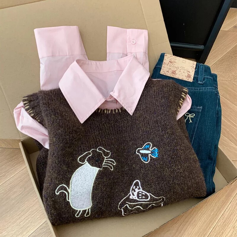 Korean Retro Coffee-Colored Round-Neck Knitted Vest for Women 2026 Autumn and Winter Design Embroidered Sweater Vest Layered Top Korean Retro Coffee-Colored Round-Neck Knitted Vest for Women 2026 Autumn and Winter Design Embroidered Sweater Vest Layered Top