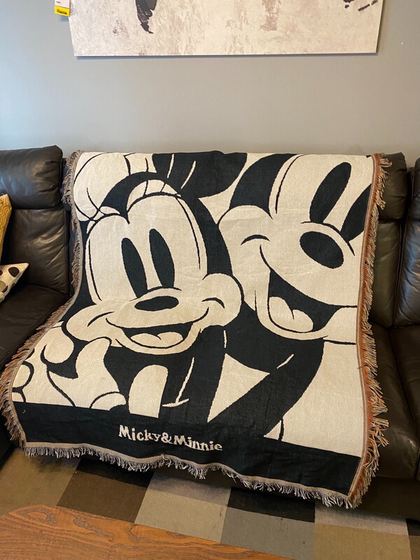 Black and White Cartoon Commemorative Mickey and Minnie Mouse Anime Cartoon Throw Blanket Decorative Single Sofa Blanket ins Black and White Cartoon Commemorative Mickey and Minnie Mouse Anime Cartoon Throw Blanket Decorative Single Sofa Blanket ins