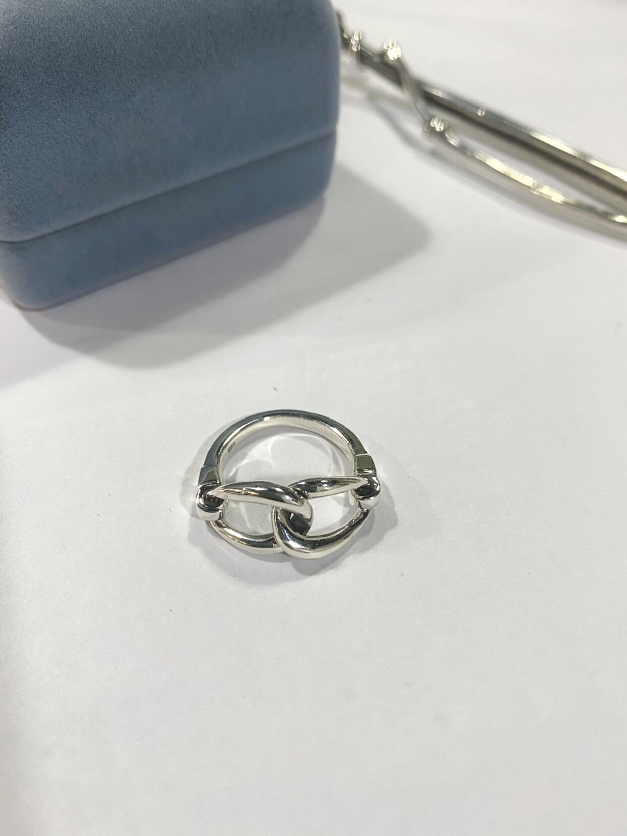 POWER Y|SEOUL SILVER JEWELRY|  SMART HORSESHOE CLASP RING