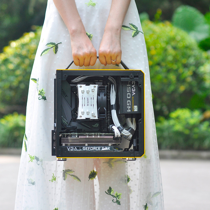 Mechanical master C24 small square sugar i5 10400F i7 10700F 3060 single display machine small portable mini mini ITX host home office DIY water cooling