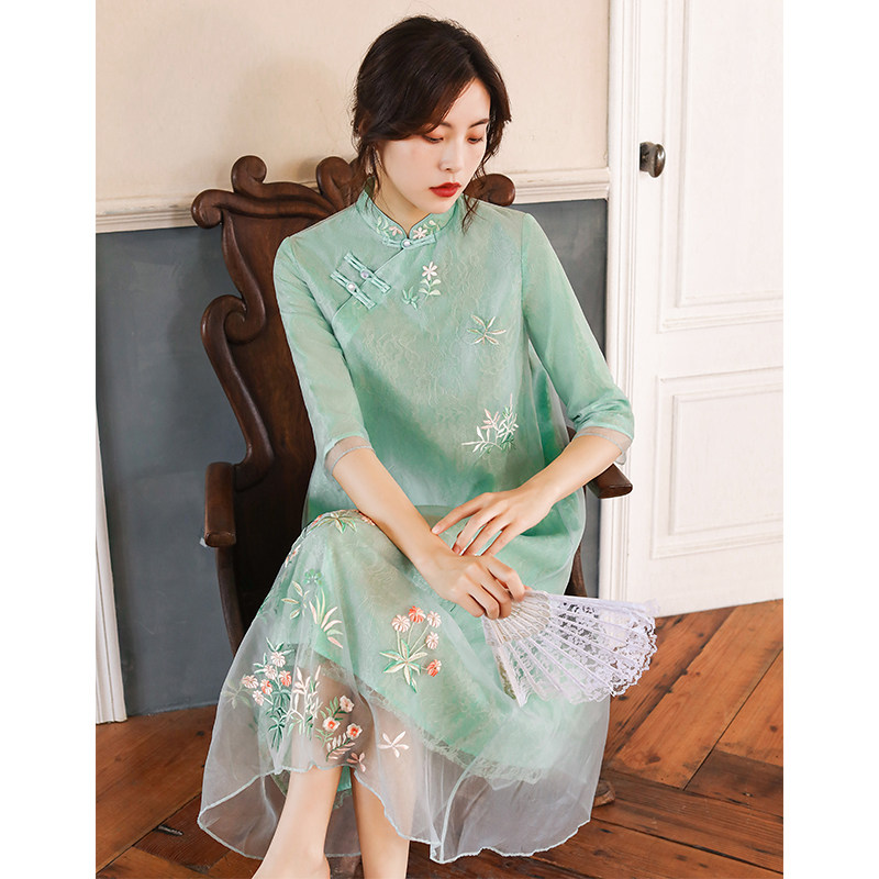 Modified version of cheongsam 2020 new young vintage long dress Chinese style large size loose version of women's dress