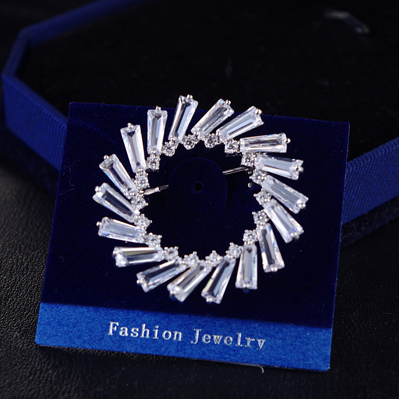Trâm cài sang trọng đơn giản tròn zircon micro-set trâm cài áo choàng lớn pin áo choàng có khóa phụ kiện Hàn Quốc - Trâm cài huy hiệu cài áo vest