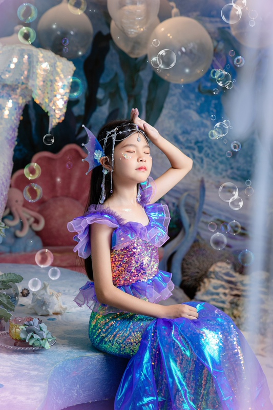 New Mermaid Costume with Iridescent Scales Skirt for Children's Photography, Photo Shoot, Trailing Tail, Large Bow, Girls' Performance Costume