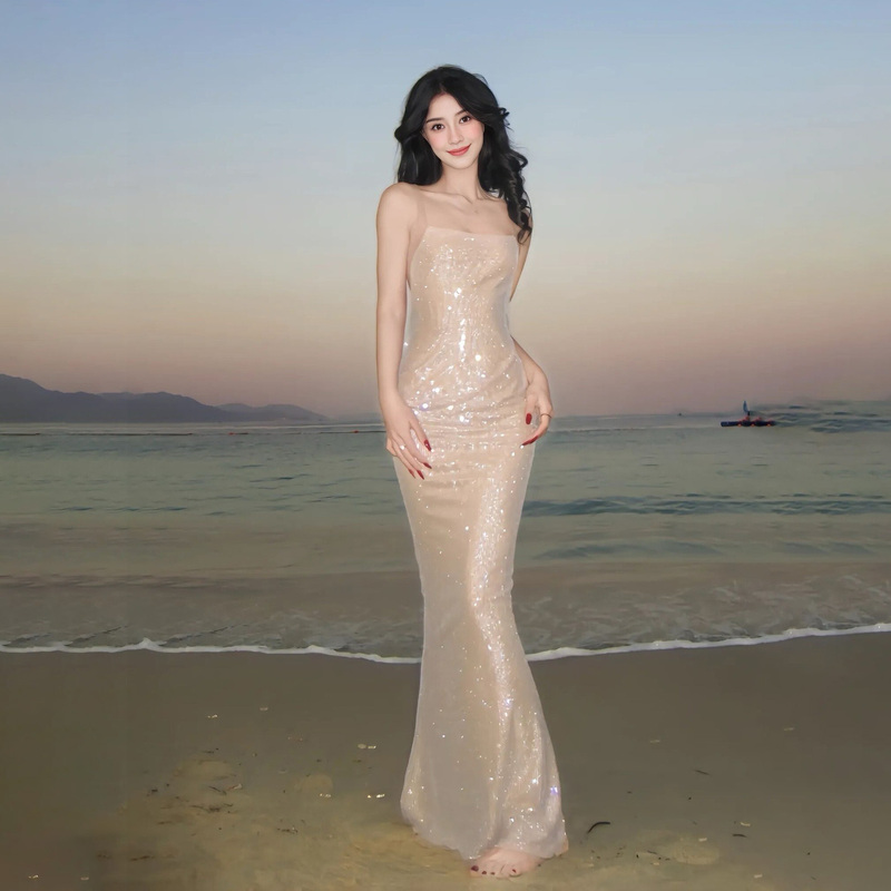 Spicy Design with Sparkling Rhinestones, Elegant Spaghetti Strap Dress, Light Luxury Evening Gown, Sexy Bodycon Backless Long Dress