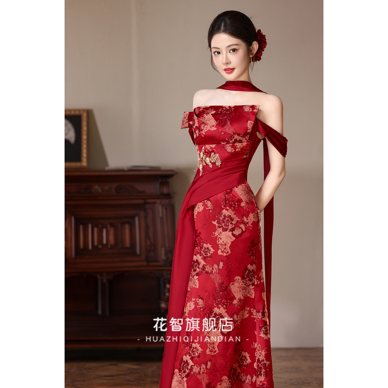 2026 New Model Red Off-Shoulder High-End Luxury Niche New Chinese Style Wedding Dress for the Bride
