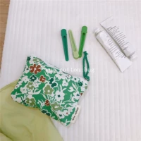 Цветок с глубоким зеленым дном