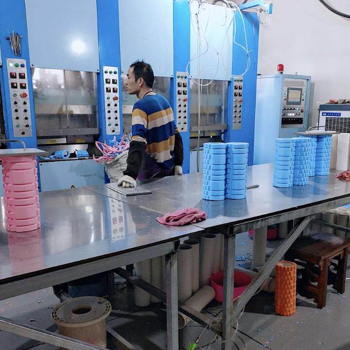 товар из китая 迷你款eva空心瑜伽柱小直径泡沫轴狼牙棒肌肉放松健身滚筒按摩棒