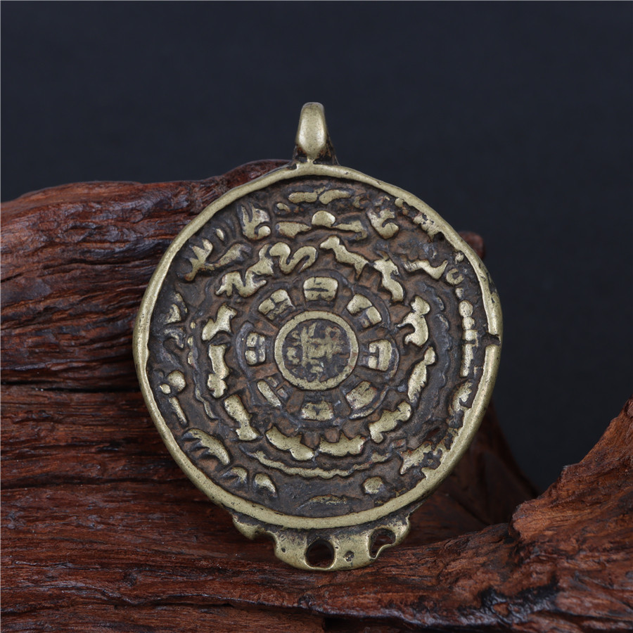 Special price Tibetan transmission bag old Qing Dynasty Huang Li Ma bronze hegemony old nine palace bagua brand Tibetan carry-on belt card bag hanging