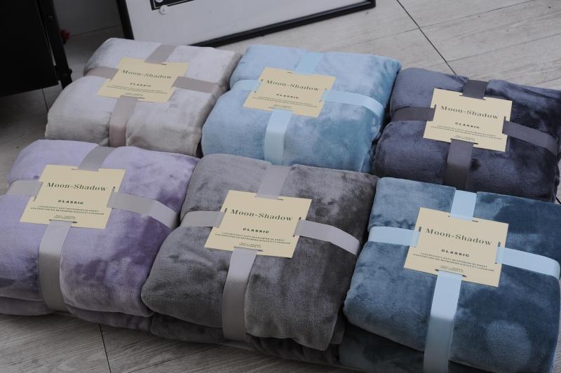 Mùa đông dày flannel san hô fleece chăn chăn sheets sofa chăn đóng dấu bằng văn phòng giản dị chăn