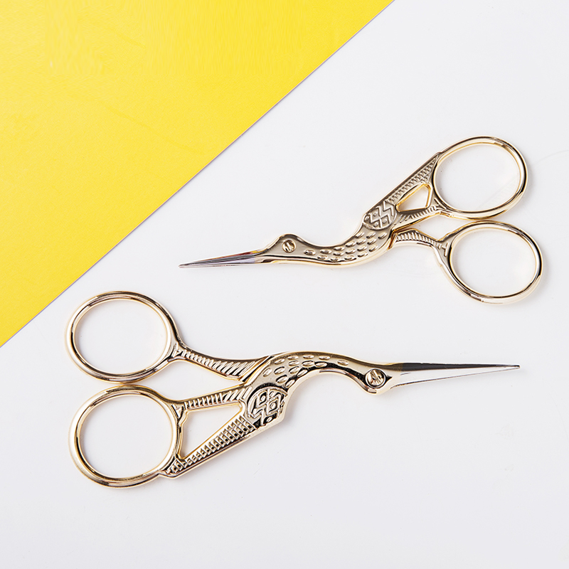 Mili Fengyu - style European crane retro - scissors line cut and hand - cut gold trumpet with delicate sharp scissors