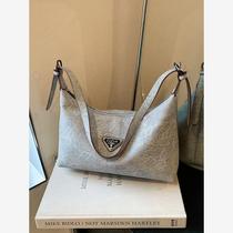 Retro high-end bag for women 2024 new fashion versatile shoulder armpit bag niche commuter crossbody dumpling bag