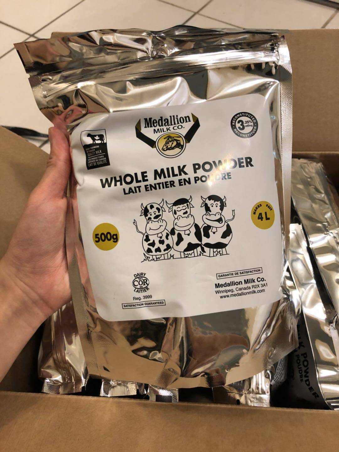 Spot Canada Medellin Medallion three-year-old full milk powder reduced liquid taste 500g