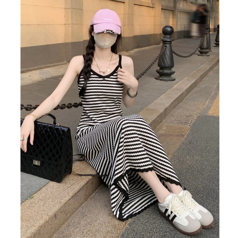 Lazy Style Black Striped Knitted Suspender Dress for Women in Spring and Summer, Slimming High-Waisted V-Neck Hip-Hugging Long Skirt