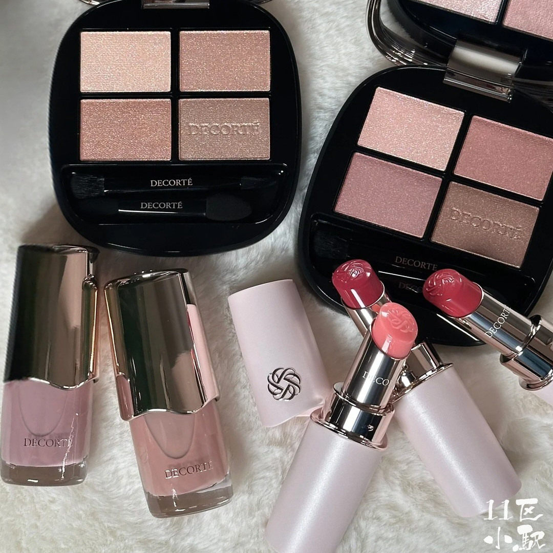 11.1日本发售25圣诞SUQQU限定149舜華彩妆套装眼影盘光飾唇膏董蜜