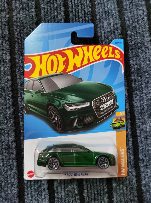 绝绝子！奥迪R8：普通人也能驾驭的超级跑车，建议收藏！