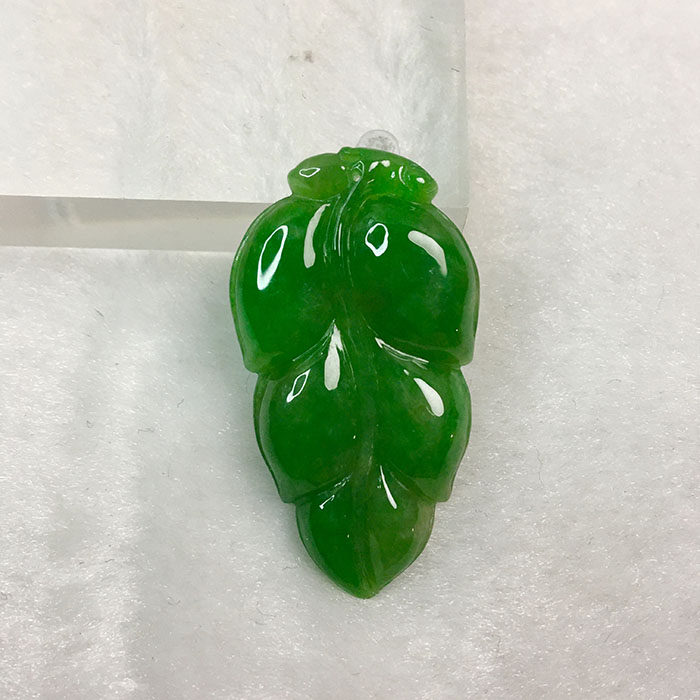 Myanmar Emerald Old Pit Material Leaves Shape Pendant Myanmar Emerald Great Success With Pendant Emerald Great Success With Pendant Emerald