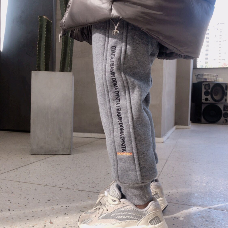 2022 new Korean version of children's clothing plus suede thickened sports pants boy close-up winter clothing cotton pants Cubist embroidery foreign