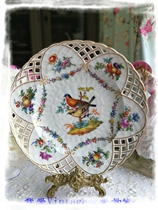 (UK) 1870s-1900s Berlin Porcelain hand-painted bird hollow edge fruit plate decorative plate