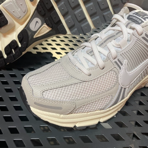 Cool City Nike nike Zoom Vomero 5 Мужские спортивные повседневные туфли HF0731-007