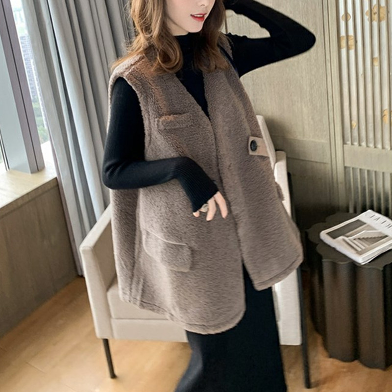 Japanese lamb hair horse clip coat women's autumn and Winter Korean version loose and wild sleeveless vest outside wear waistcoat vest tide