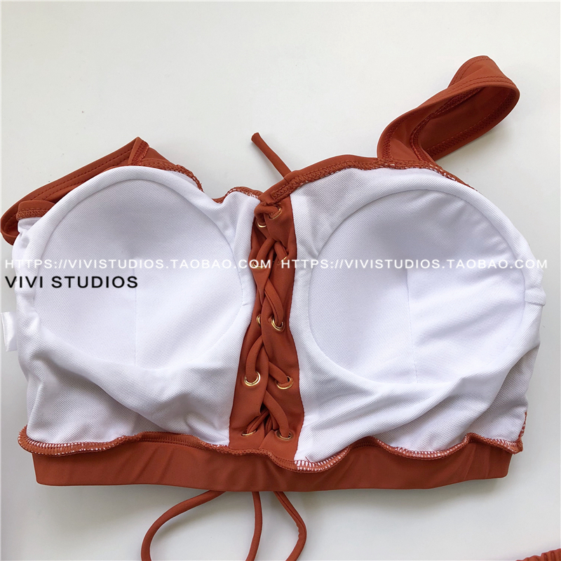 VV / 18ss dây đeo cá tính che bụng phẳng chia áo tắm nóng mùa xuân bãi biển kỳ nghỉ sinh viên áo tắm nữ ba mảnh bikini 2 mảnh màu đỏ