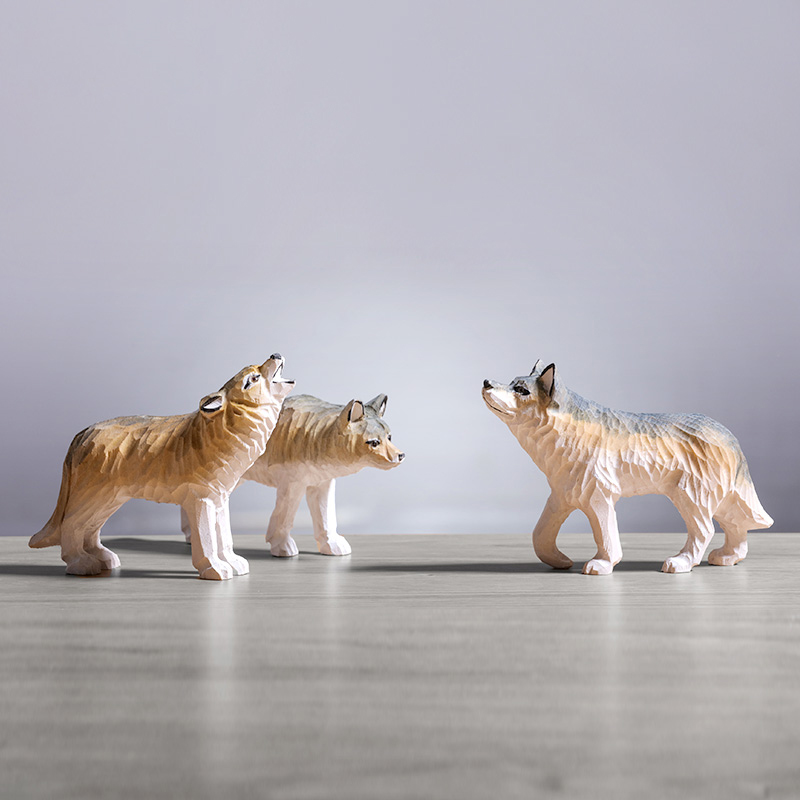 Handmade Solid Wood Carved Wolf Totem Ornament New Year Christmas Gift Creative Wooden Wolf TV Background Wall Shelf