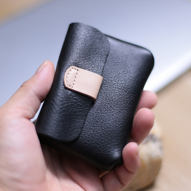 2021 ໃຫມ່ Handmade Mini Card Holder First Layer Cowhide Coin Data Cable Headphone Storage Bag Small Card Bag trendy