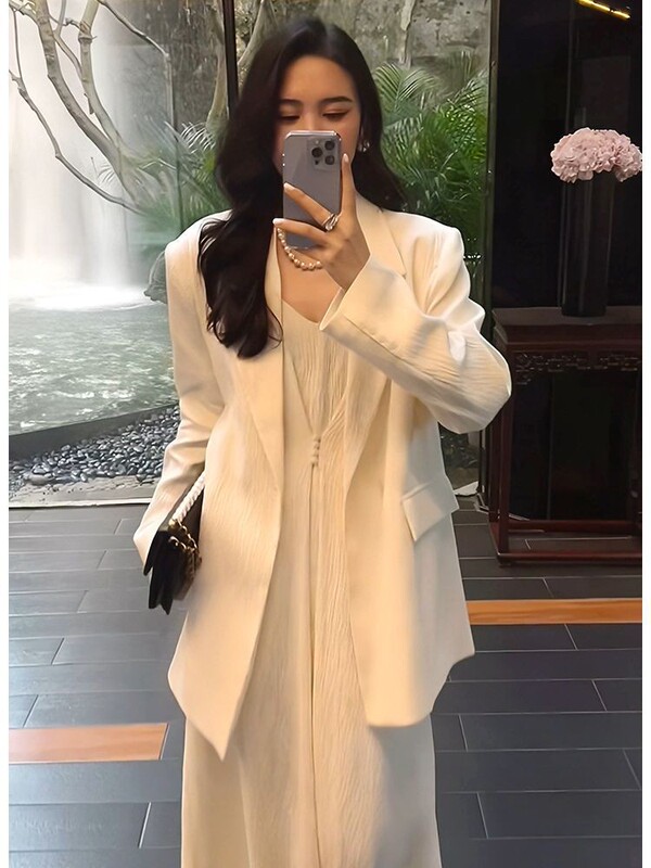 Plus-Size Spring and Autumn Suit Set for Women, Slightly Chubby Mm, Suspender Skirt, Blazer, Slimming Two-Piece Set 100kg
