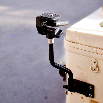 Fishing light aluminium alloy bracket night fishing light bracket fishing case universal lamp gear fishing lamp fixing frame