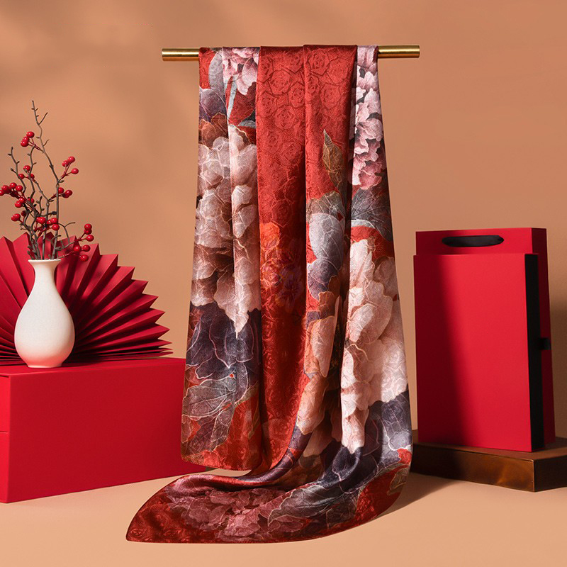 High-End Festival Cheongsam Shawl with 100% Genuine Mulberry Silk Scarf, Suitable for Mothers Attending Wedding Banquets and Can Be Worn Casually High-End Festival Cheongsam Shawl with 100% Genuine Mulberry Silk Scarf, Suitable for Mothers Attending Wedding Banquets and Can Be Worn Casually