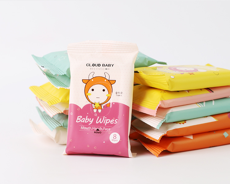 Yuner bé tay đặc biệt khăn giấy ướt cầm tay mang theo bé 12 chòm sao nhỏ 8 bơm * 12 gói các loại giấy ướt tốt cho bé