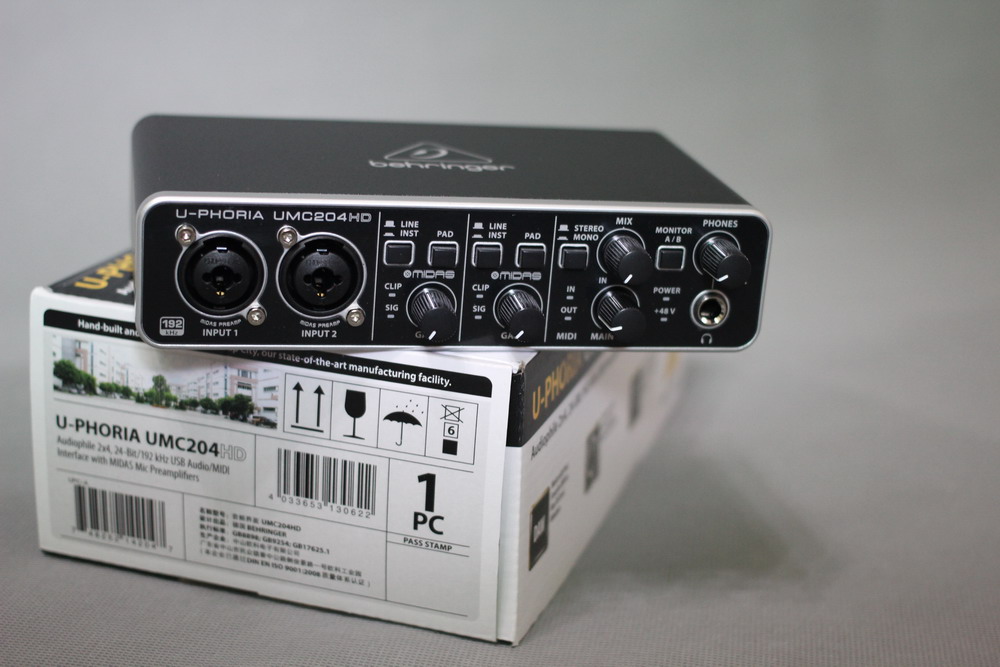 Behringer UMC204HD two-in four-out USB sound card Audio interface Recording sound card