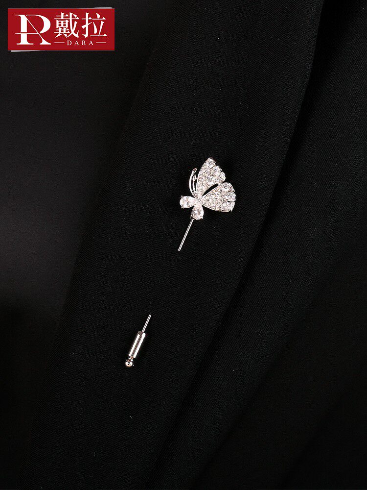 Daila butterfly decorative personality brooch Women's clothes corsage ins tide pin accessories Simple word small black clip-on