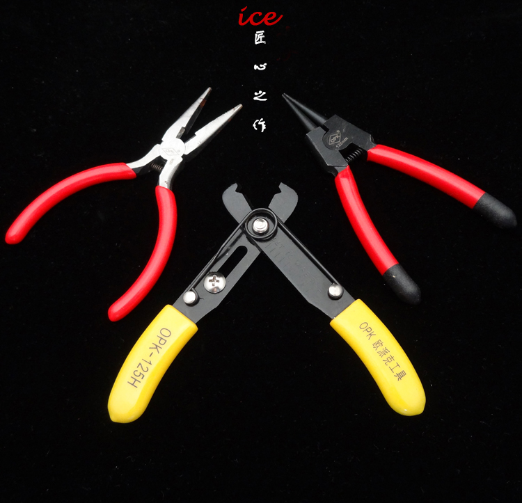 DIY bag metal chain disassembly and shorten tool Propped open clamping one piece of pliers Thin circle propped open pliers