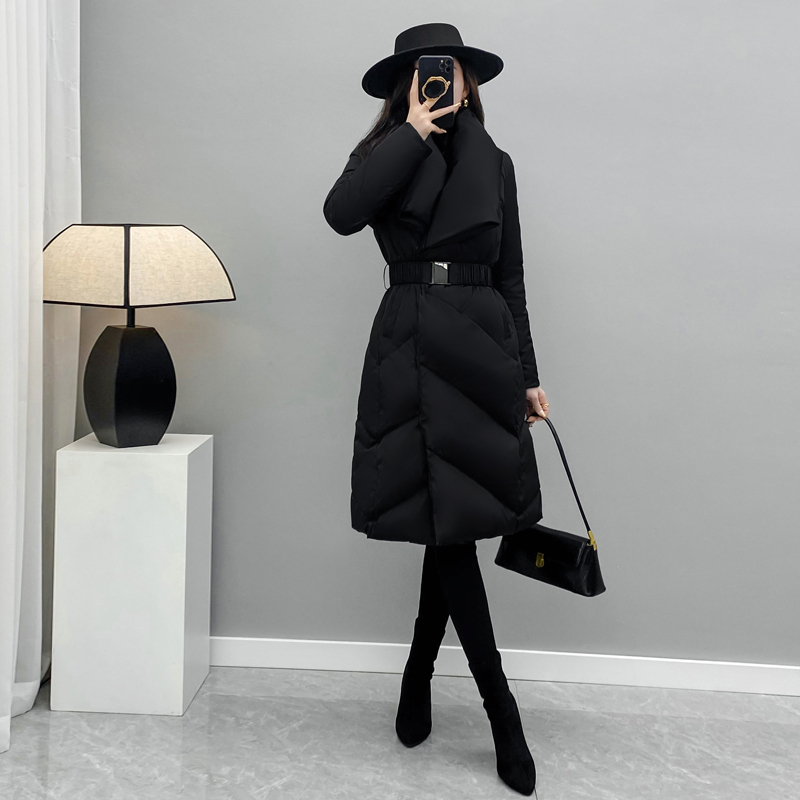 2026 Winter New Black Slim Fit Over-The-Knee Mid-Length down Jacket for Petite Women, Waist-Cinching 90% White Duck down Coat