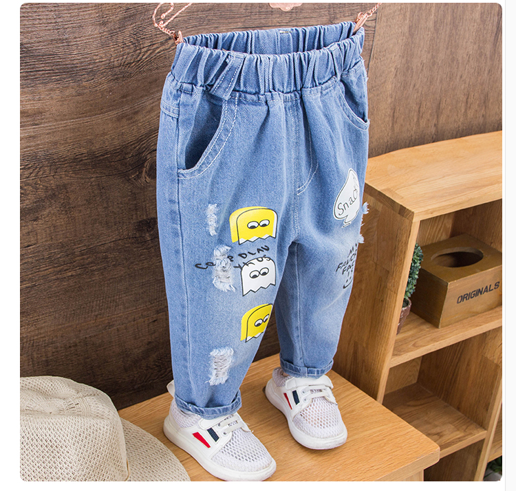 Quần jeans trẻ em 2018 mùa thu mới bé trai quần lỗ Hàn Quốc quần âu 1-2345 tuổi bé chín quần yếm jean cho bé gái