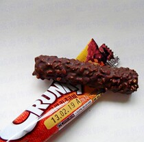 Korean chocolate Lotte peanut chocolate bar imported peanut Snickers crispy rice chocolate bar 20g