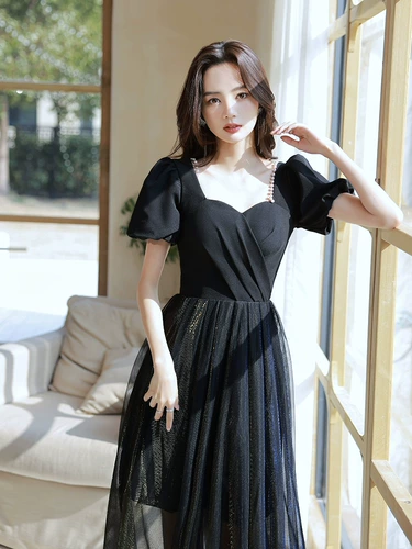 Черное вечернее платье, облегающий крой, 2025 года