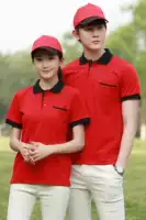 Красная одежда и черноколлар с коротким