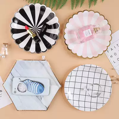 Gourmet baking party decoration dessert paper plate trinkets background cosmetics ornaments photo shooting photography props