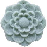 Резная подвеска из нефрита, в цветочек