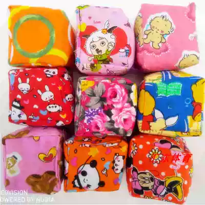 Dasha package child student six canvas cube sandbags humiliating hurt Qingqi 7cm * 7cm cartoon