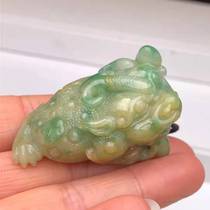 w Emerald Jade Three-footed Golden Toad pendant X